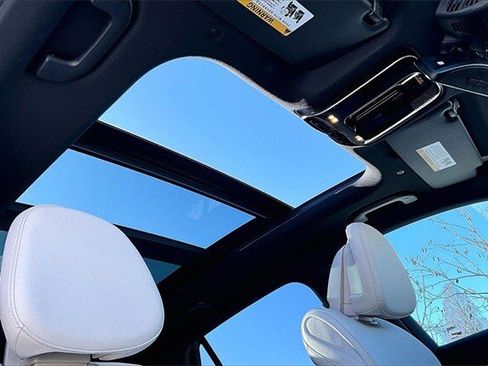 Certified 2025 Mercedes-Benz GLC 300 4MATIC image 30