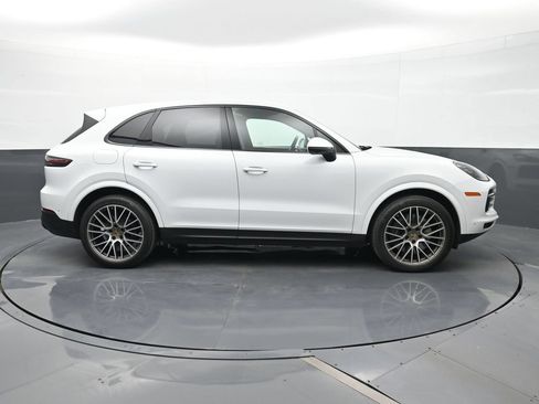 Certified 2023 Porsche Cayenne Platinum Edition AWD/4WD image 23