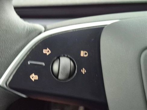 Used 2025 Tesla Model 3 Long Range RWD image 17