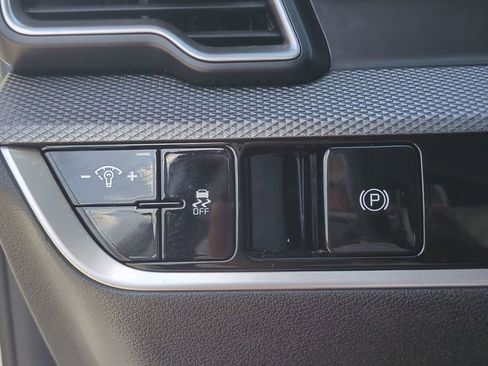 Used 2023 Kia Sportage LX FWD image 25