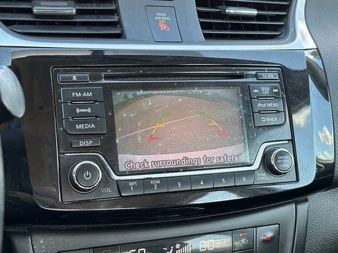 Used 2018 Nissan Sentra SV FWD image 19