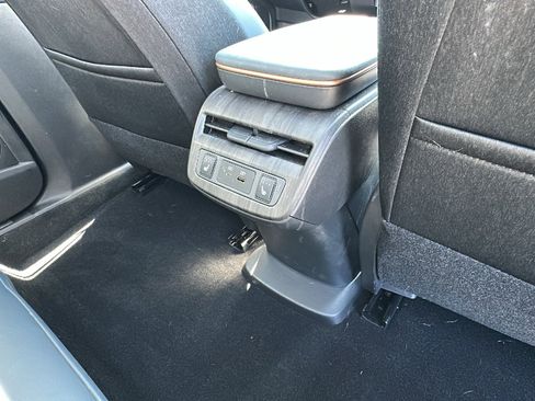 Used 2024 Nissan Ariya AWD image 27