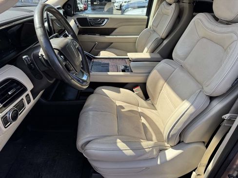 Used 2018 Lincoln Navigator L Select w/ Technology Package AWD/4WD image 40