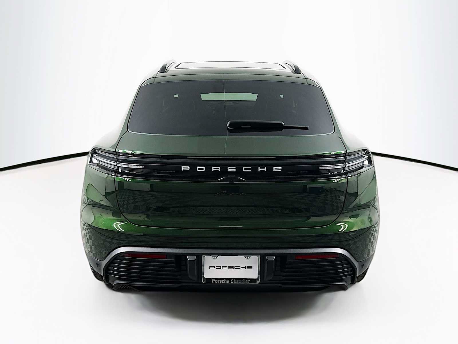 Used 2026 Porsche Macan Electric RWD image 10