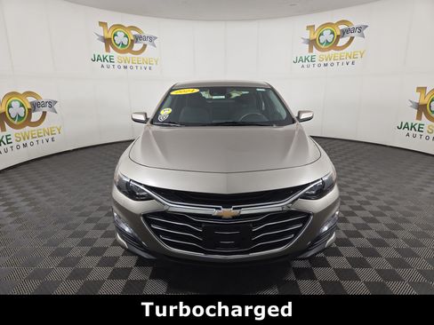 Used 2024 Chevrolet Malibu LT FWD image 2