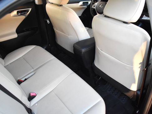 Used 2012 Lexus CT 200h Premium image 34