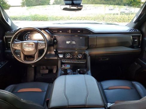 Used 2024 GMC Sierra 1500 AT4 w/ Technology Package AWD/4WD image 12