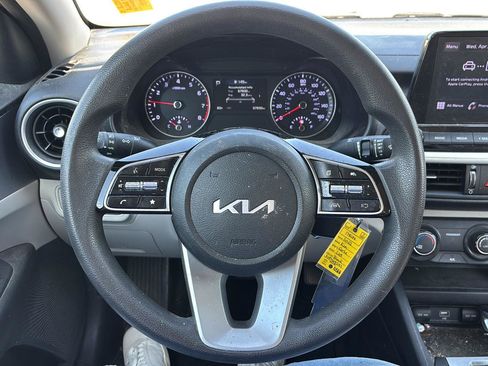 Used 2022 Kia Forte LXS w/ LXS Technology Package image 11