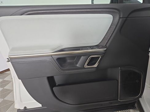 Used 2023 Rivian R1S Launch Edition AWD/4WD image 16