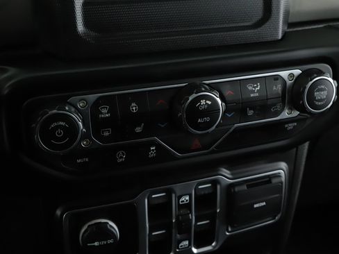 Used 2021 Jeep Wrangler Unlimited Sport image 12