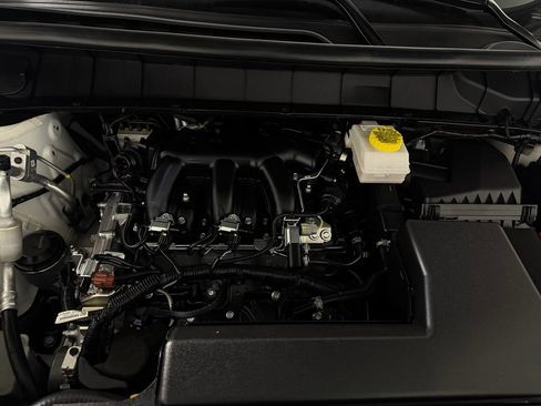 Used 2025 Nissan Pathfinder SL FWD image 35