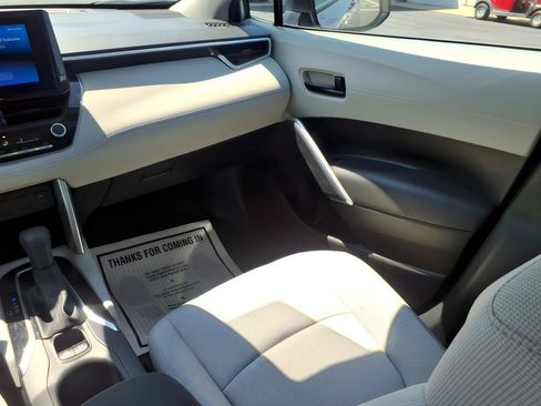 Used 2023 Toyota Corolla Cross L FWD image 26