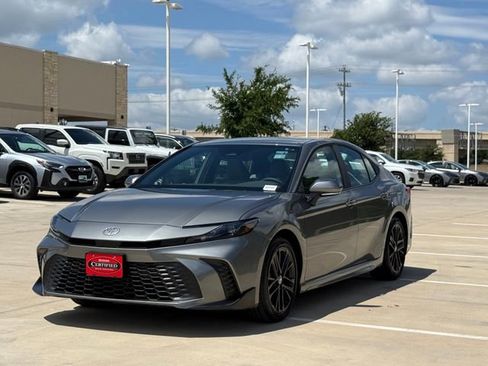 Used 2026 Toyota Camry SE w/ Convenience Package FWD image 7