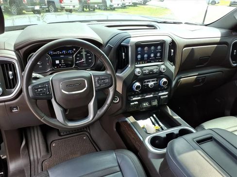 Used 2021 GMC Sierra 2500 Denali w/ Denali Black Diamond Edition AWD/4WD image 21