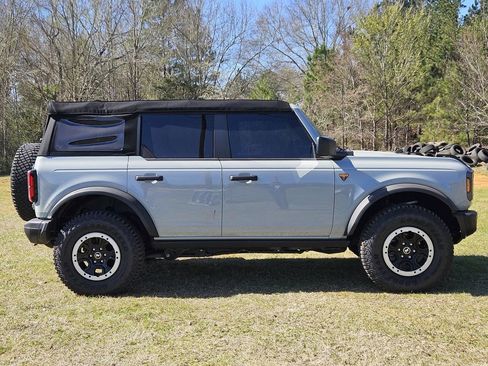 Used 2023 Ford Bronco Badlands w/ Sasquatch Package AWD/4WD image 9