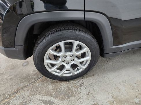 Used 2023 Jeep Compass Latitude AWD/4WD image 36