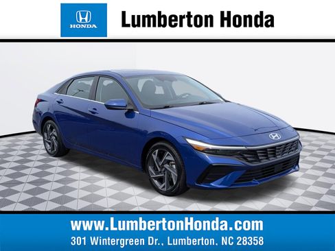 Used 2025 Hyundai Elantra SEL FWD image 1