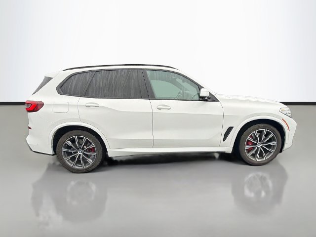 Used 2022 BMW X5 xDrive40i w/ M Sport Package AWD/4WD image 8