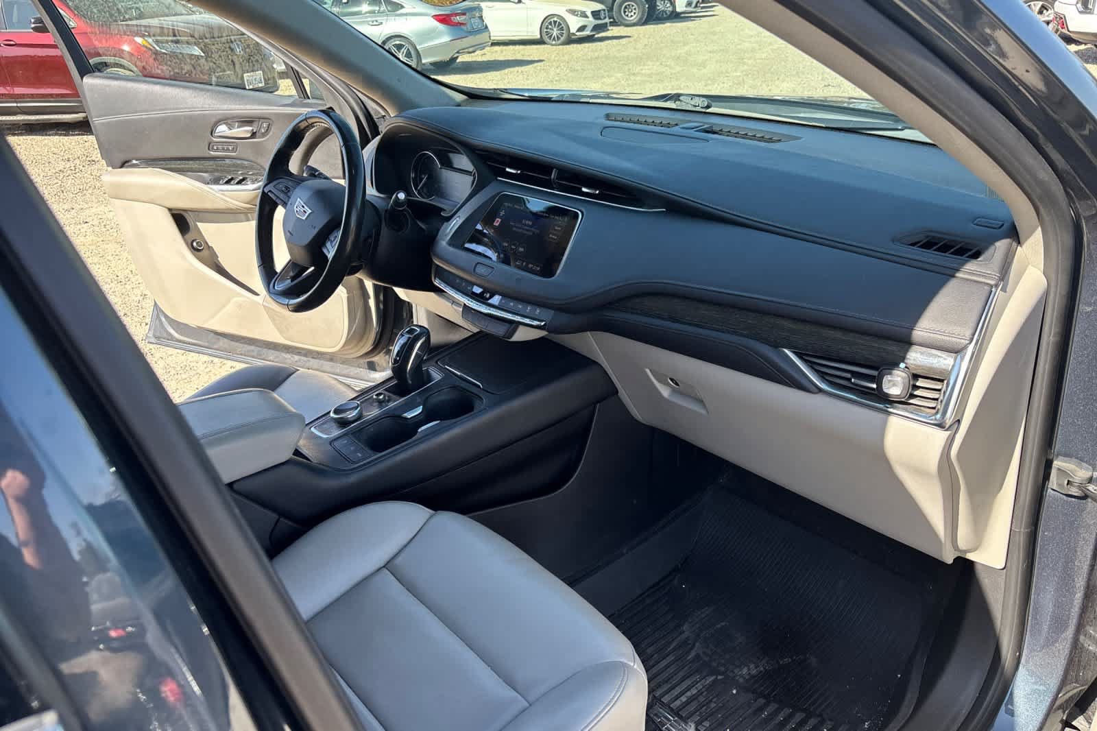 Used 2019 Cadillac XT4 Premium Luxury FWD image 17