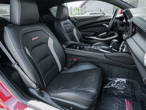 Used 2016 Chevrolet Camaro SS RWD image 20