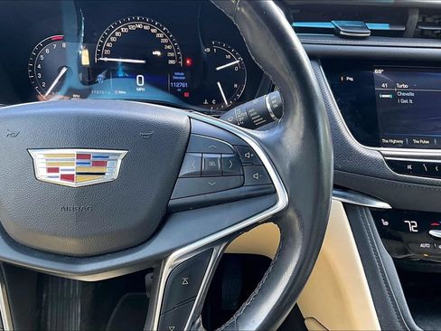 Used 2018 Cadillac XT5 Luxury w/ Driver Awareness Package AWD/4WD image 12
