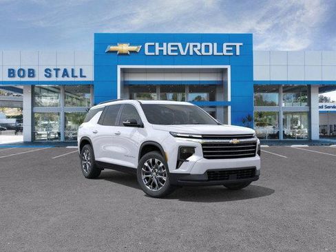 Used 2026 Chevrolet Traverse LT w/ Sun and Wheel Package FWD image 1