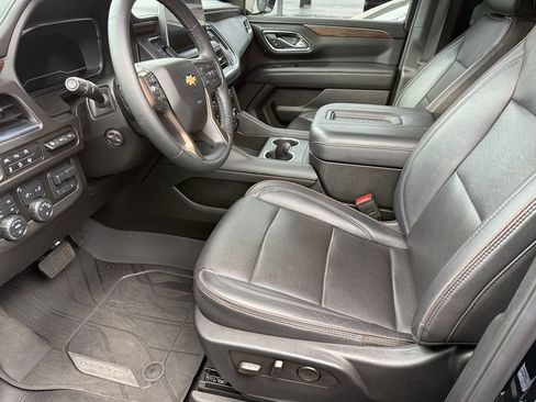 Used 2024 Chevrolet Suburban High Country AWD/4WD image 24