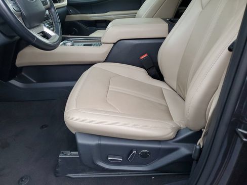 Used 2024 Ford Expedition Max Limited RWD image 21