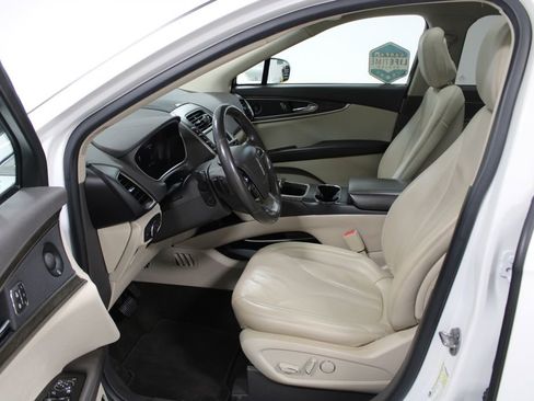 Used 2020 Lincoln Nautilus Reserve w/ Equipment Group 201A image 23