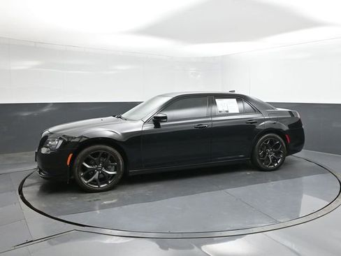 Used 2023 Chrysler 300 S image 30