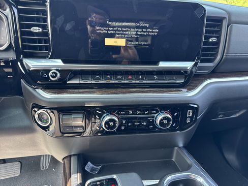 New 2026 GMC Sierra 1500 Elevation w/ Preferred Package image 18