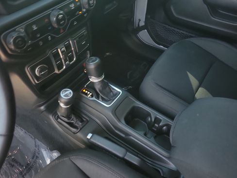 Used 2022 Jeep Wrangler Unlimited Sport AWD/4WD image 20