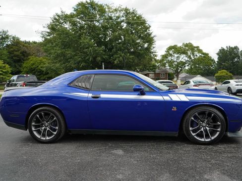 Used 2022 Dodge Challenger R/T Scat Pack RWD image 2