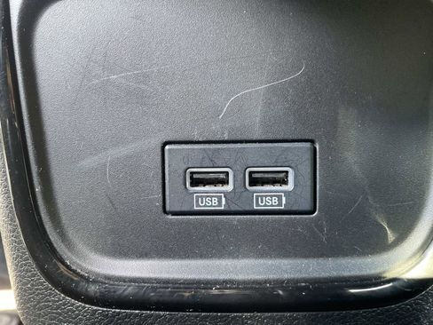 Used 2018 Chrysler 300 S w/ Safetytec Plus Group AWD/4WD image 13
