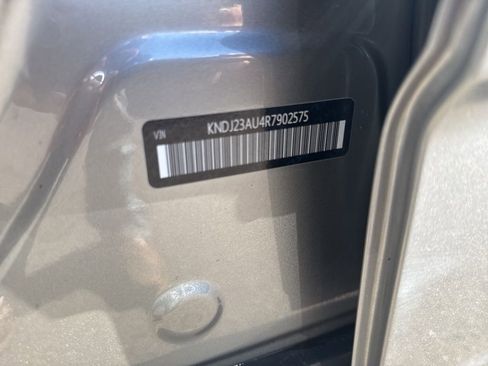 Used 2024 Kia Soul LX w/ Option Group 015 image 32