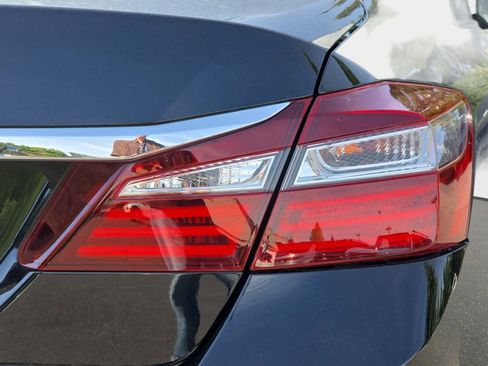 Used 2017 Honda Accord LX image 36