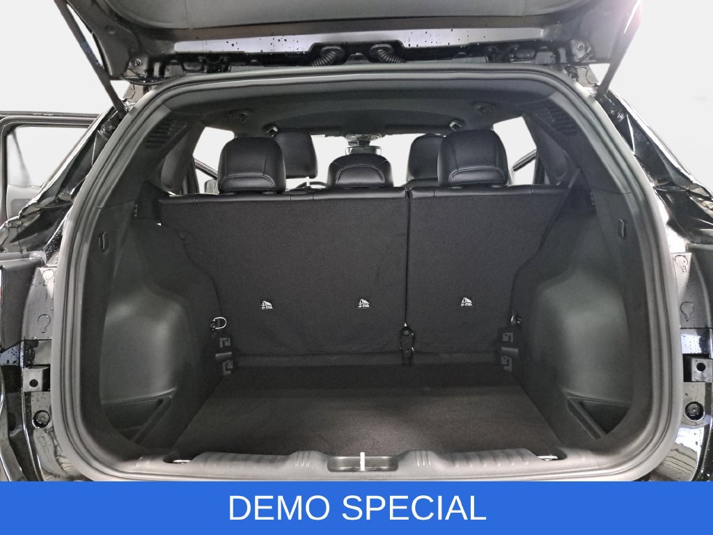 New 2026 Jeep Compass Latitude AWD/4WD image 12