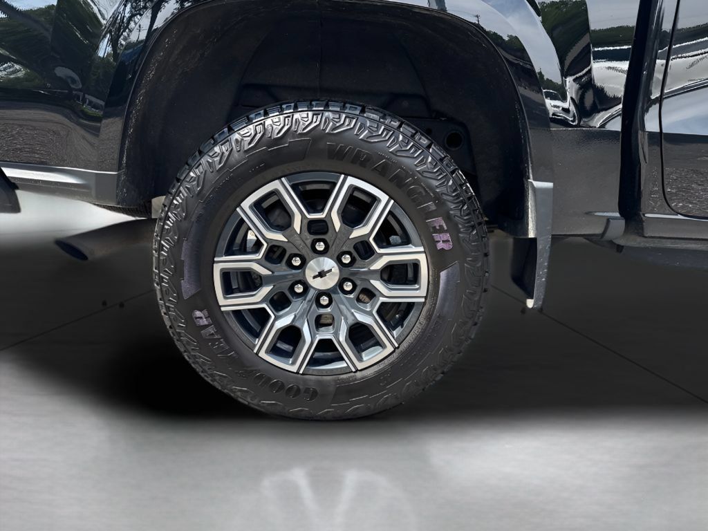 Used 2023 Chevrolet Colorado Z71 AWD/4WD image 15