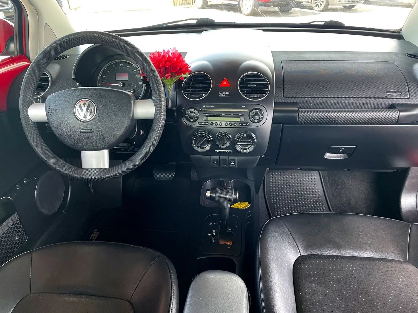 Used 2010 Volkswagen Beetle Coupe FWD image 13