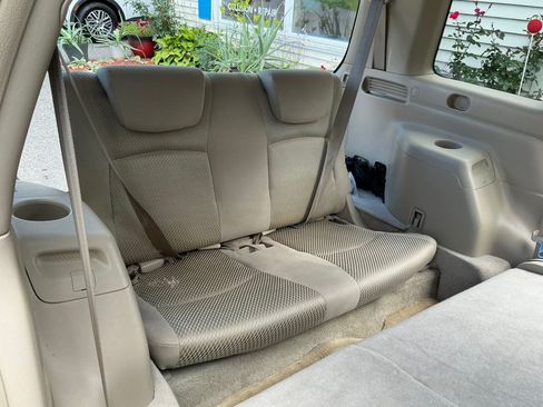 Used 2005 Toyota Highlander 4WD V6 w/ Appearance Pkg image 25
