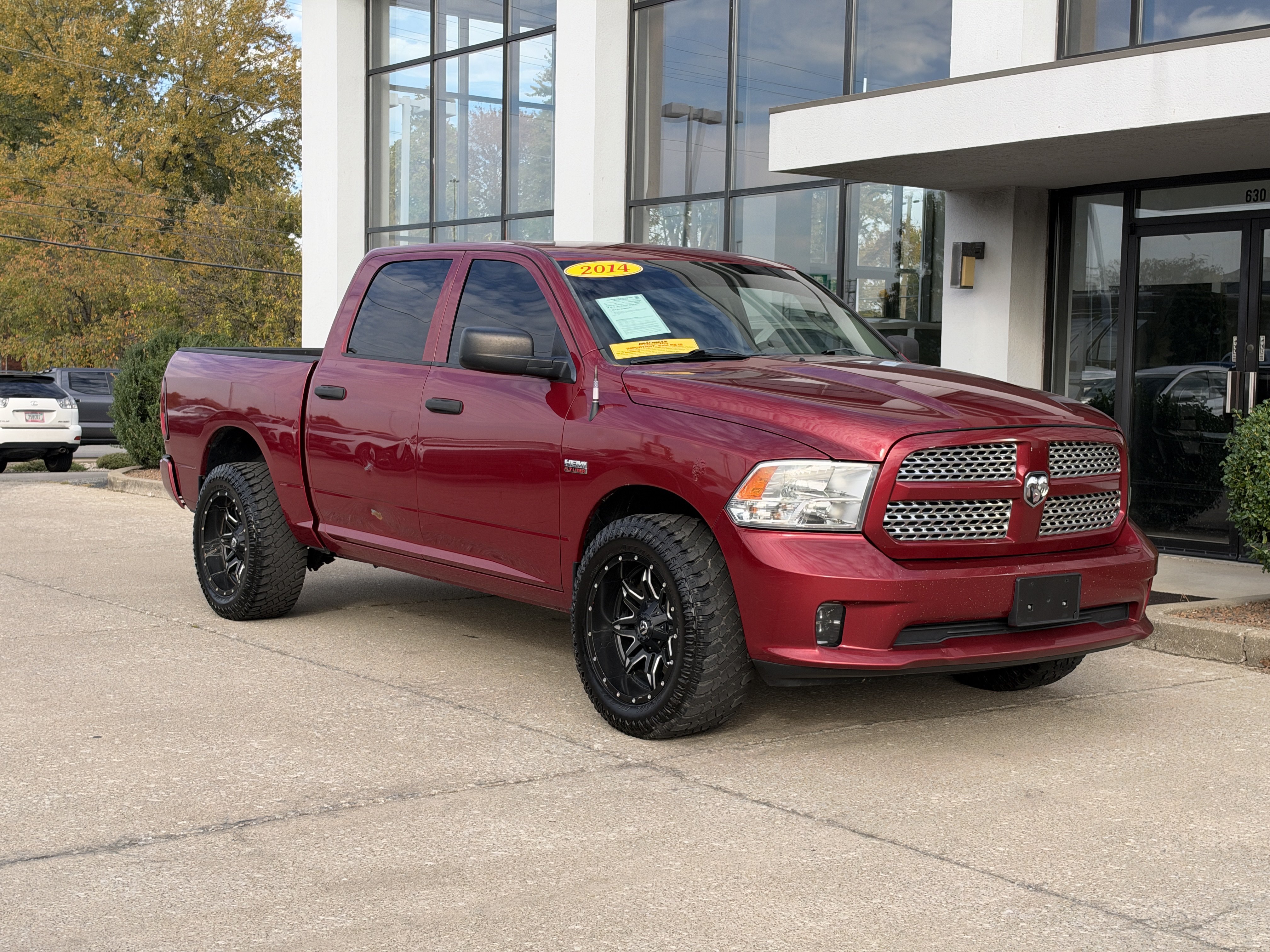 Used 2014 RAM 1500 Express AWD/4WD image 2