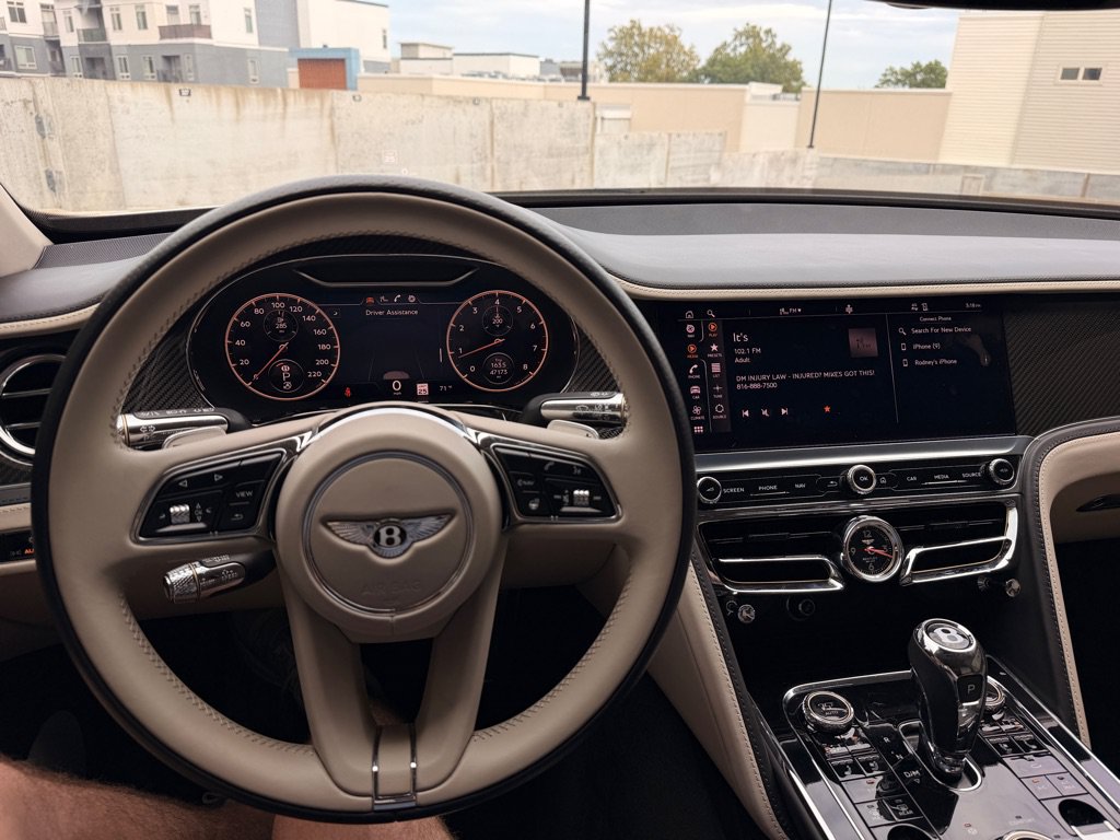 Used 2021 Bentley Flying Spur V8 AWD/4WD image 12