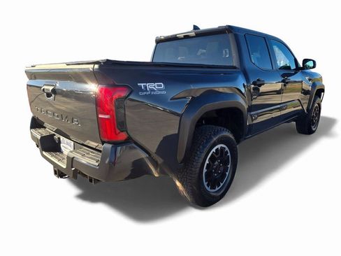 Used 2025 Toyota Tacoma TRD Off-Road image 4