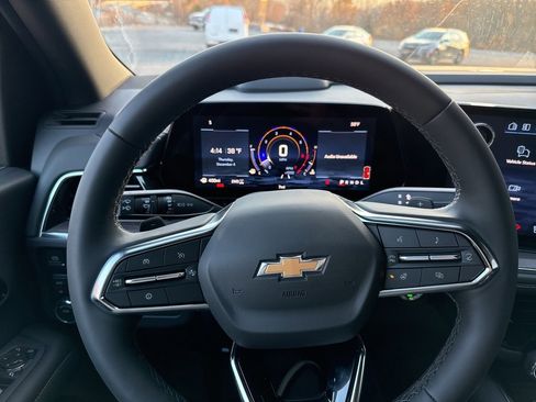 New 2026 Chevrolet Suburban Premier image 33