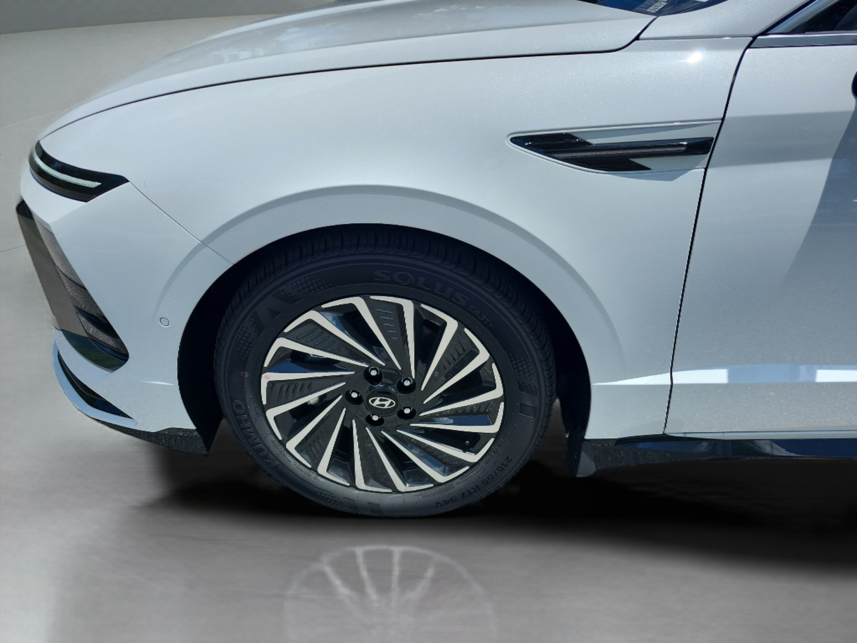 New 2026 Hyundai Sonata Limited FWD image 27