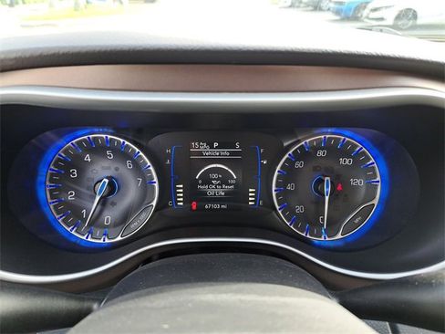 Used 2020 Chrysler Voyager L image 26