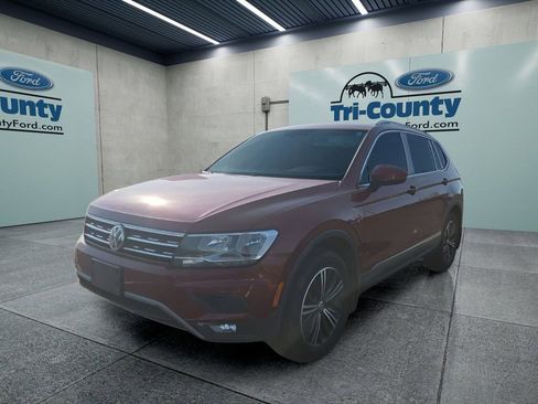 Used 2018 Volkswagen Tiguan SEL image 3