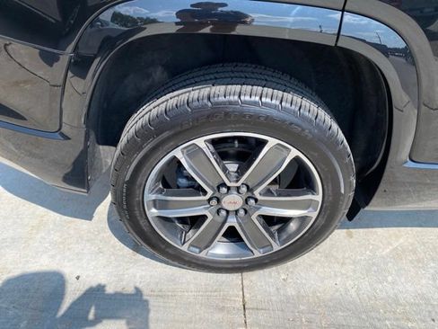Used 2019 GMC Acadia Denali w/ Technology Package AWD/4WD image 15