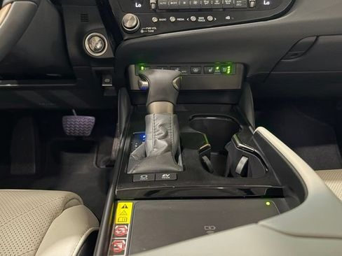 Used 2025 Lexus ES 300h Ultra Luxury w/ Accessory Package (Z1) FWD image 20