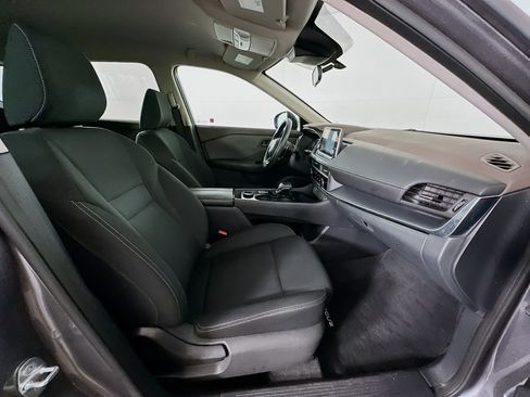 Used 2023 Nissan Rogue S image 29